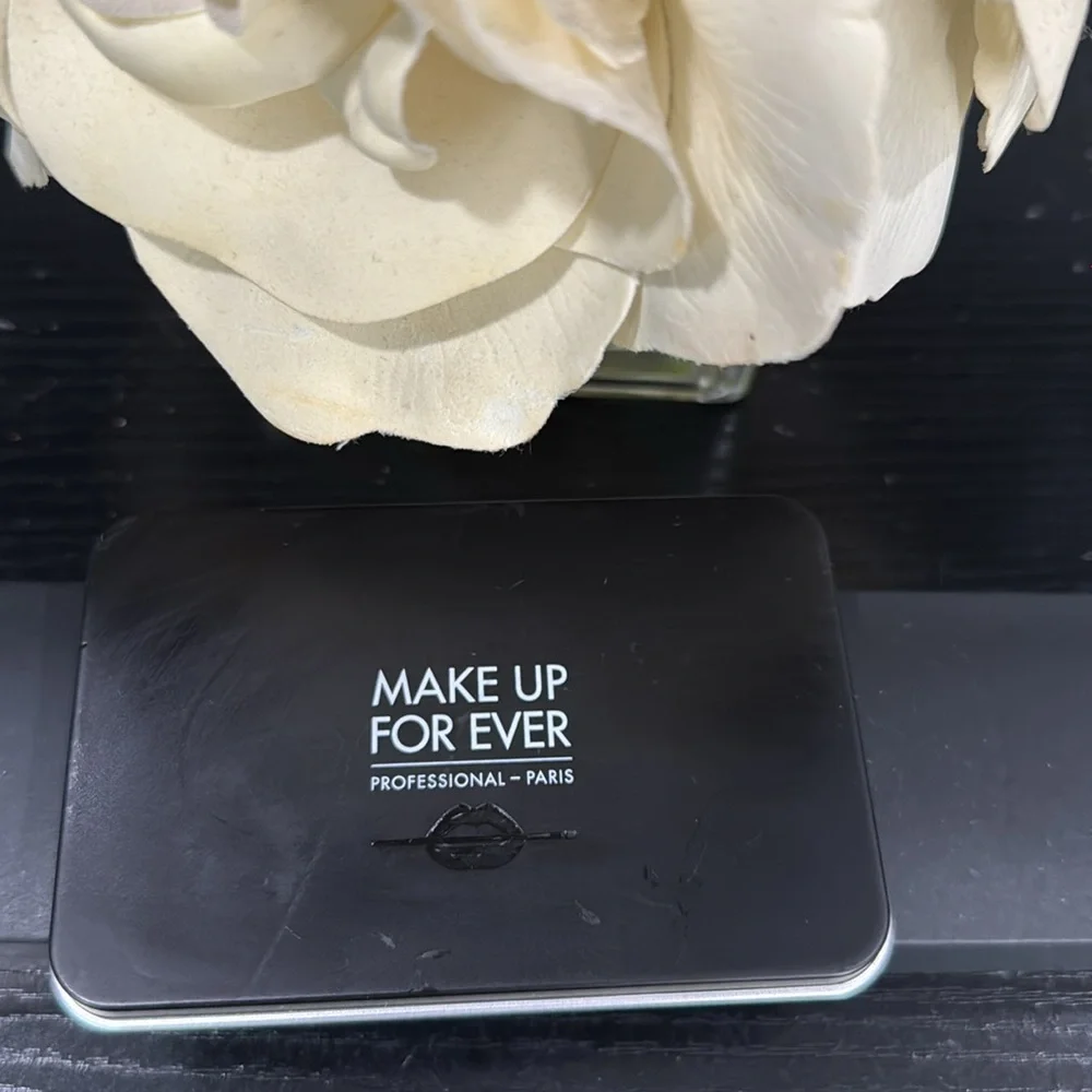 Make Up For ever Matte Velvet Burring Powder Foundation R540 Medium Tan